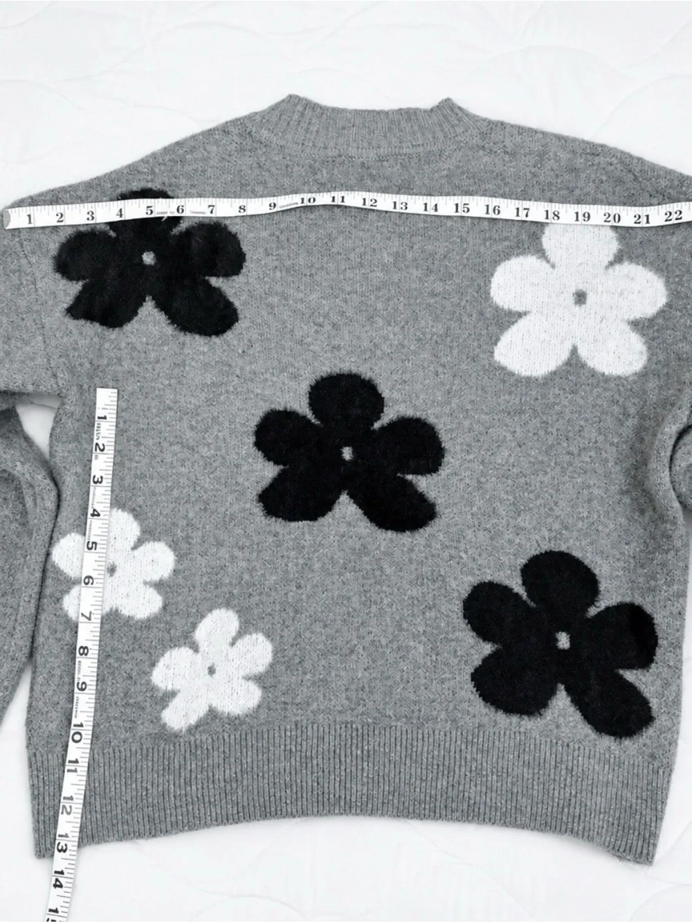 Nanette Nanette Lepore Floral Pearl Sweater Medium Gray Black White
